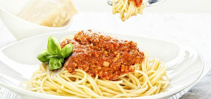 Vegane Linsen Bolognese mit Zucchini | Rezept