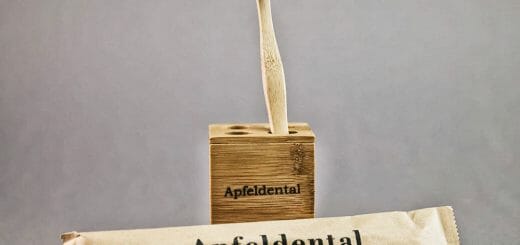 Vegane Zahnbürsten aus Bambus erreichen den Alltag