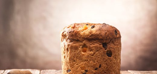 Veganer Panettone - traditioneller italienischer Weihnachtskuchen