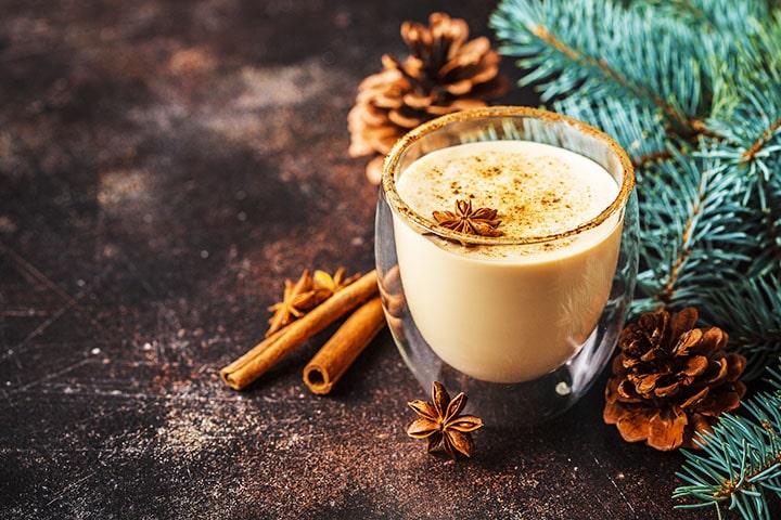 Veganer Egg Nog – cremiges Weihnachtsgetränk ohne Ei