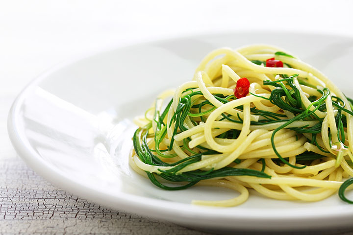 Vegane Spaghetti mit Agretti und Limone | Rezept